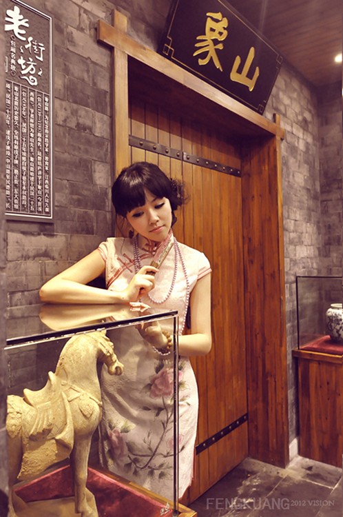Chinese very pure girl’s photos(26)-The old street  