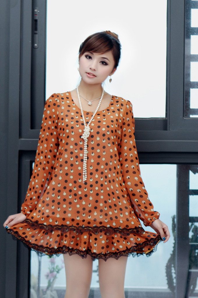 Chinese very pure girl’s photos (74)Please help girls choose, which dress is more beautiful?