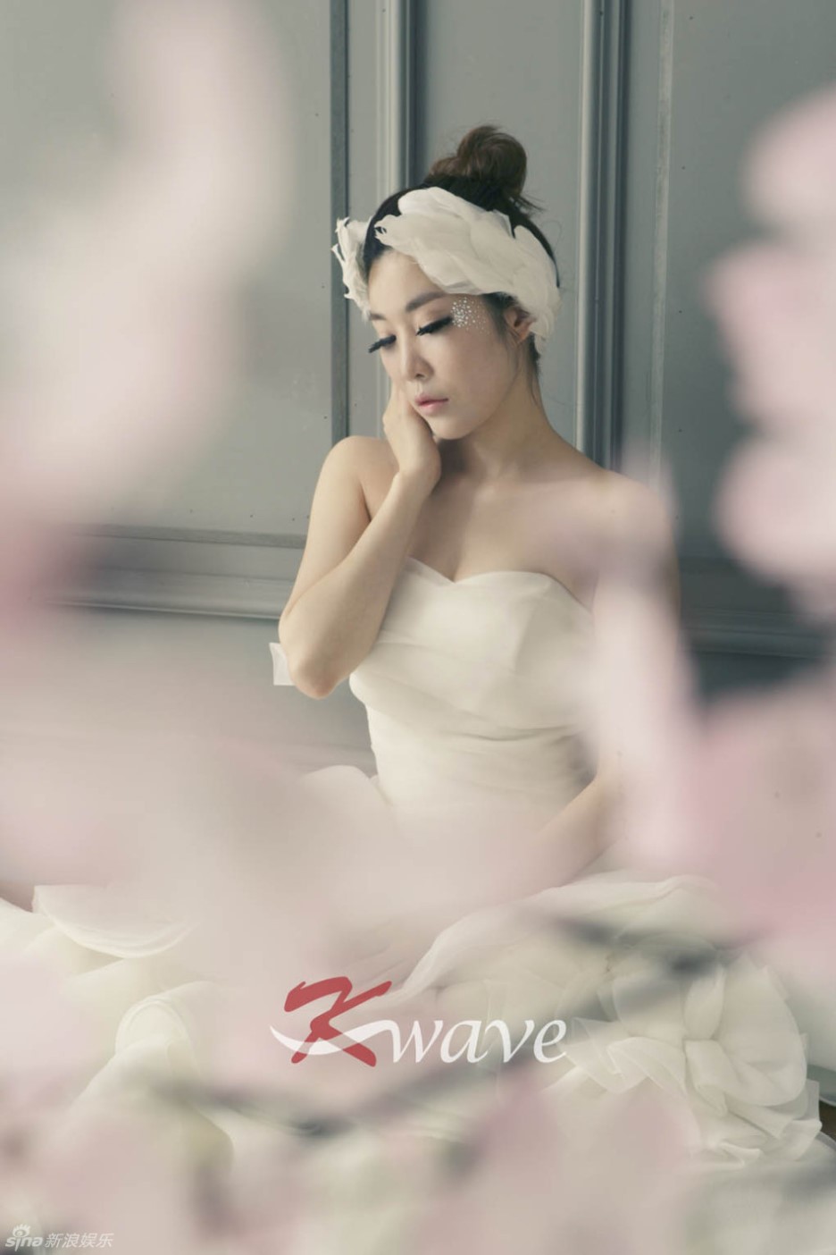  beautiful Chinese bride female model photo