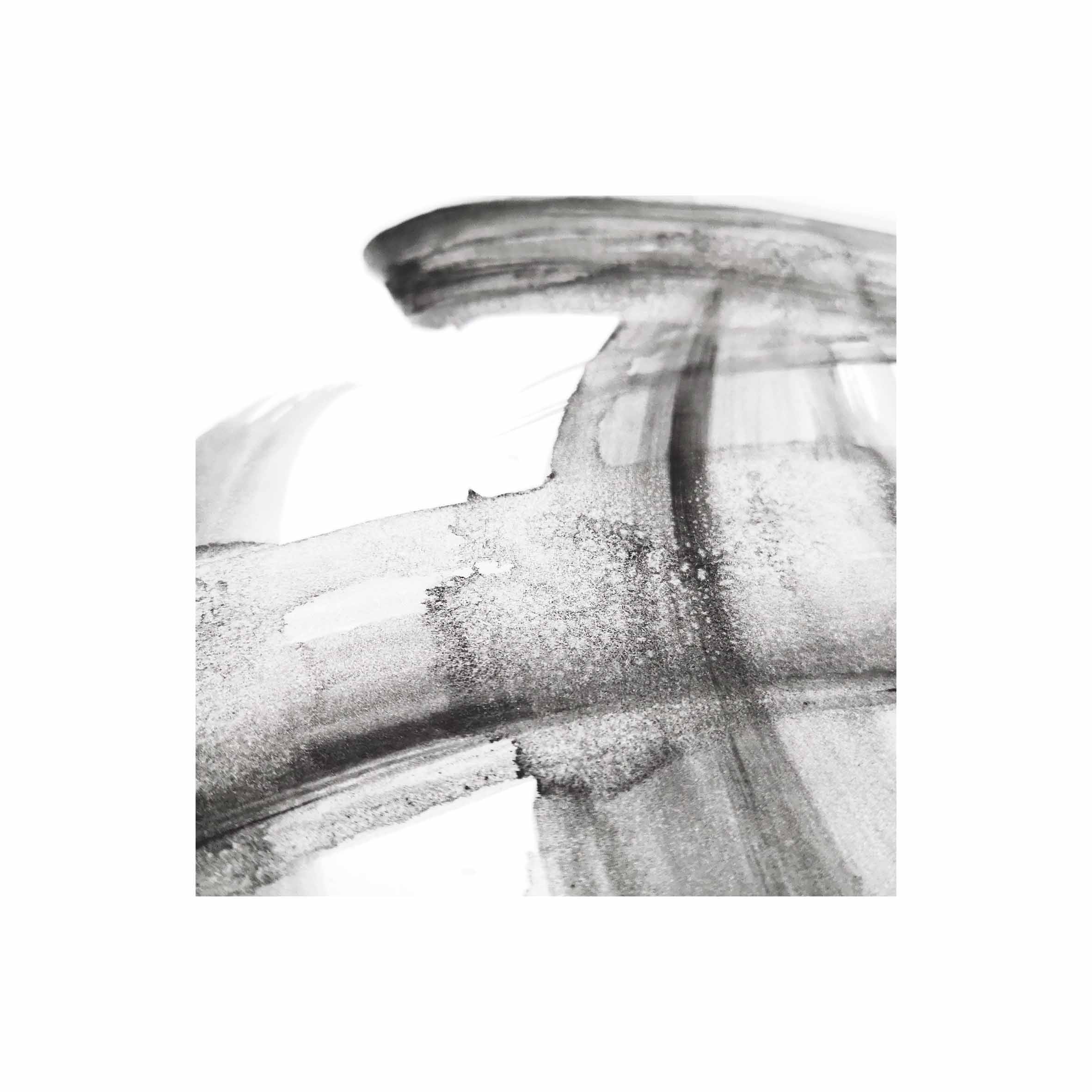 Ink smudges on paper, producing uncontrollable patterns and forming disordered and orderly aesthetic feeling with controllable structure